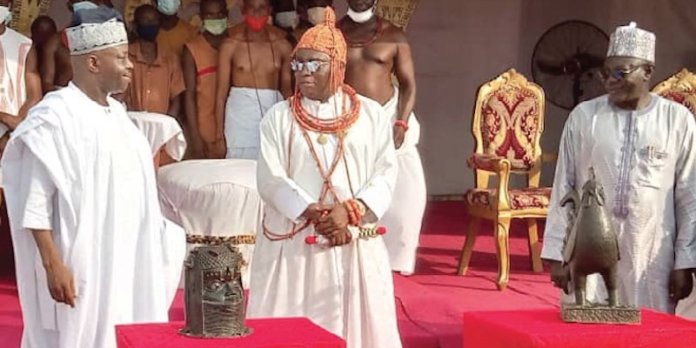 How Oba Ewuare II received Benin artefacts looted 125 years ago