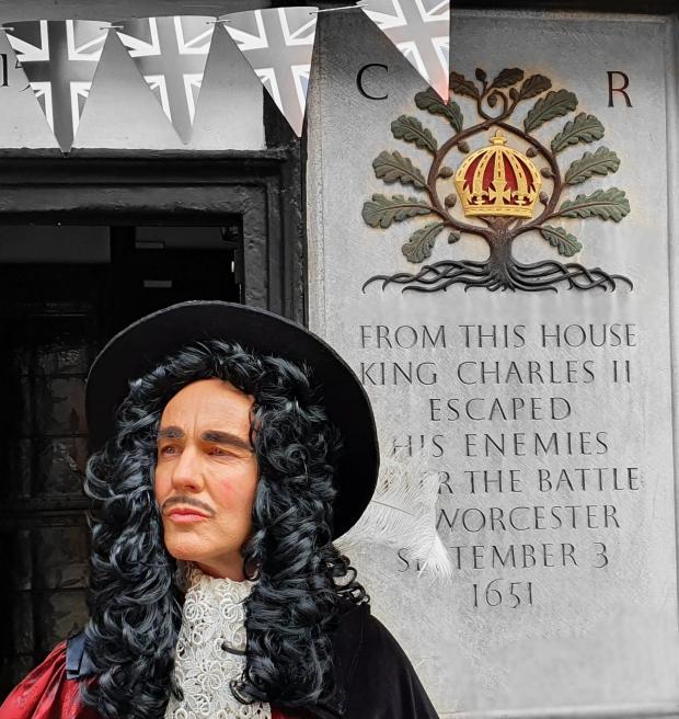 'King Charles II' to visit Worcester pub on Christmas Eve