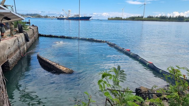 Seychelles: Us Navy Assists Seychelles Coast Guard in Wreckage Removal