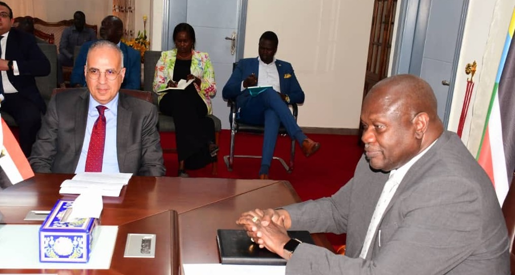 Egyptian minister of irrigation Hani Sewilam (left) meeting First Vice President Dr. Riek Machar Teny in Juba on Tuesday, January 24, 2023. [Photo courtesy]