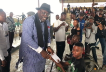 FORMER GOVERNOR, SERIAKE DICKSON GIVES EDUCATION GRANTS TO 600 BAYELSA WEST STUDENTS