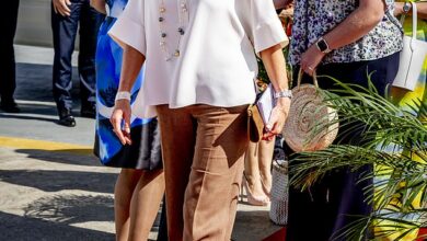 Dynamic duo bound for Curaçao! Queen Maxima of the Netherlands and her daughter Princess Catharina-Amalia look relaxed as they set sail in Aruba