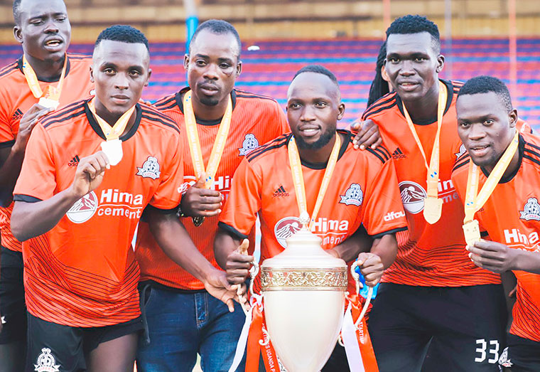 Vipers with the Uganda Premier League trophy