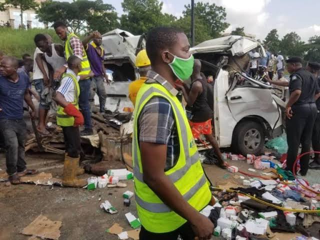  Auto crash: Ijaw Nation, Diri mourn death of female musician, nine others
