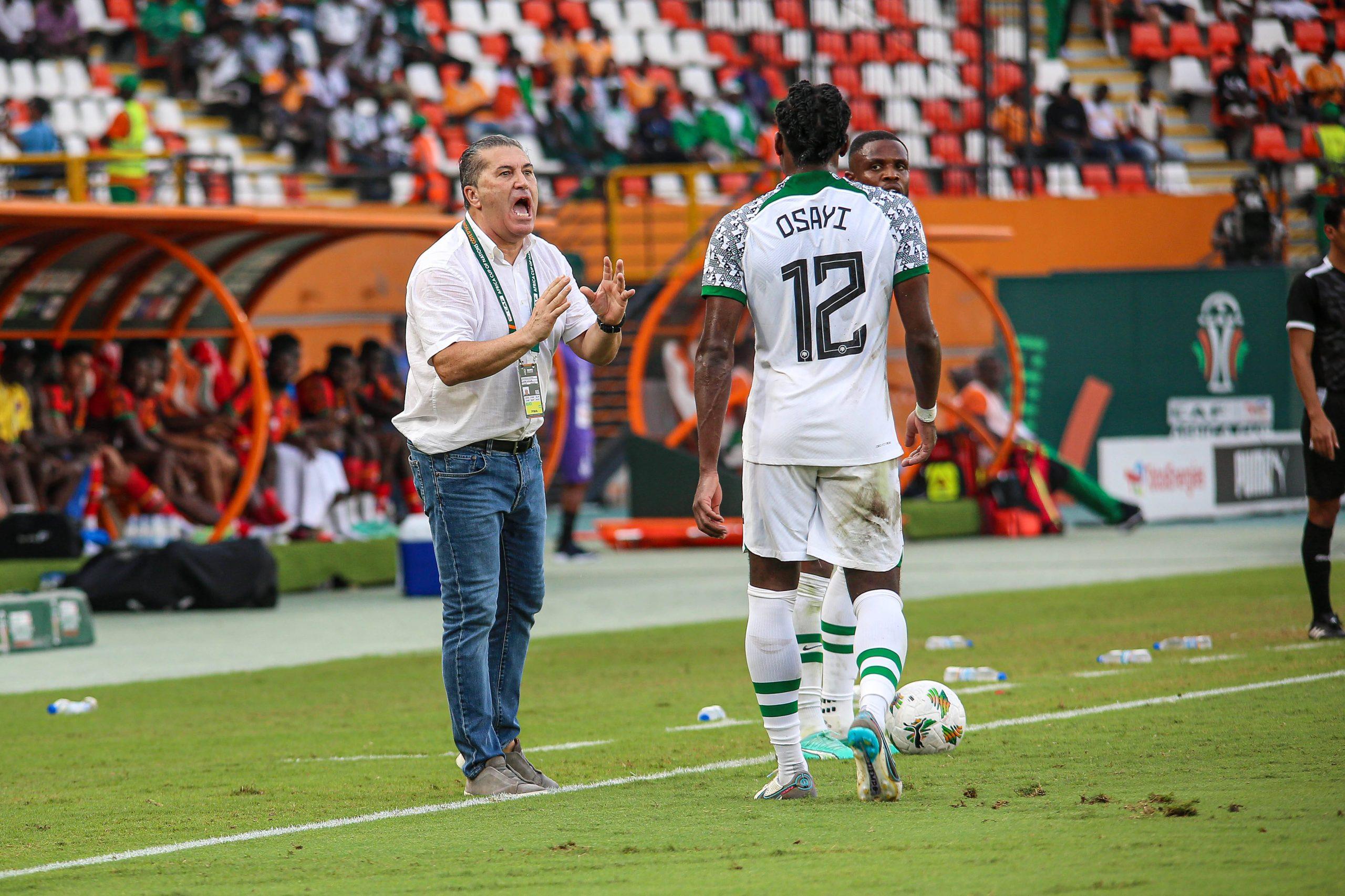 Jose Peseiro speaking to Osayi Samuel during AFCON campaign