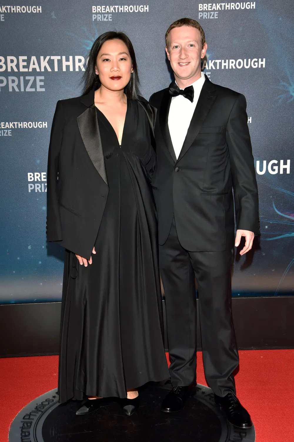 Priscilla Chan and Mark Zuckerberg attend the 2020 Breakthrough Prize Red Carpet