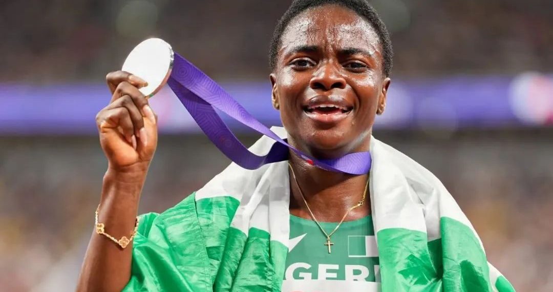 Tobi Amusan with her shinning silver medal (Credit: MakingofChampions)