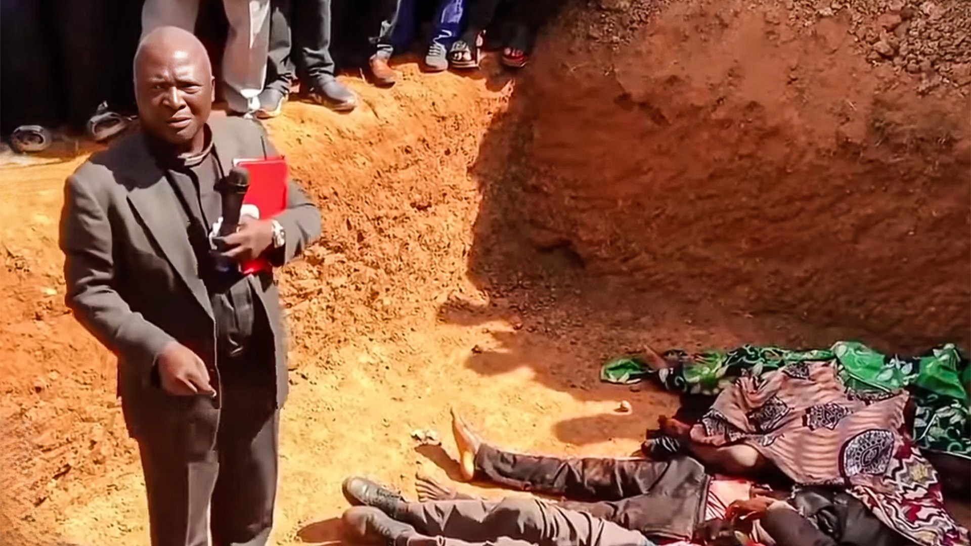 Rev. Ezekiel Dachomo officiating the mass burial of at least 12 Christians victims of Islamic militancy on October 15, 2025.